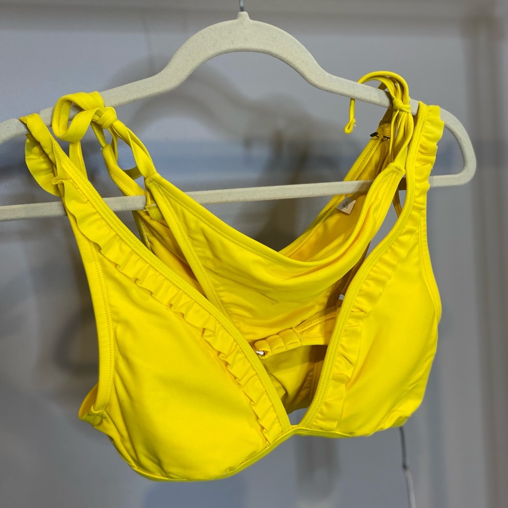 Women’s yellow bikini size medium NWT